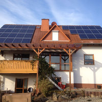 familienhaus mit Solaranlage von plubek solartechnologie